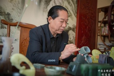 玉雕大师范德龙